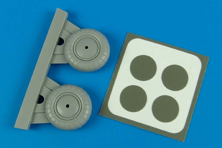 Aires 4414 1/48 F105 Wheels & Paint Masks For Trumpeter 