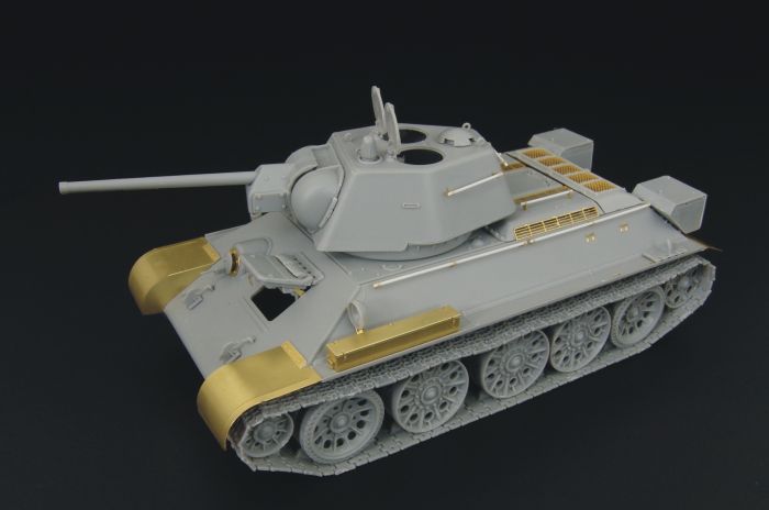 Hauler Models 1/120 Soviet T-34/76 TANK Resin & Photo Etch Model
